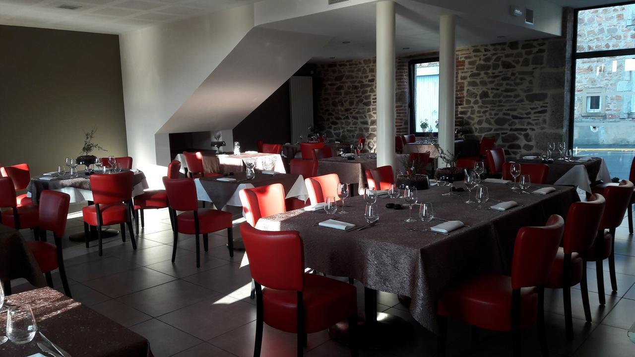 Les Pierres Folles Bed & Breakfast Rozier-en-Donzy Exterior photo